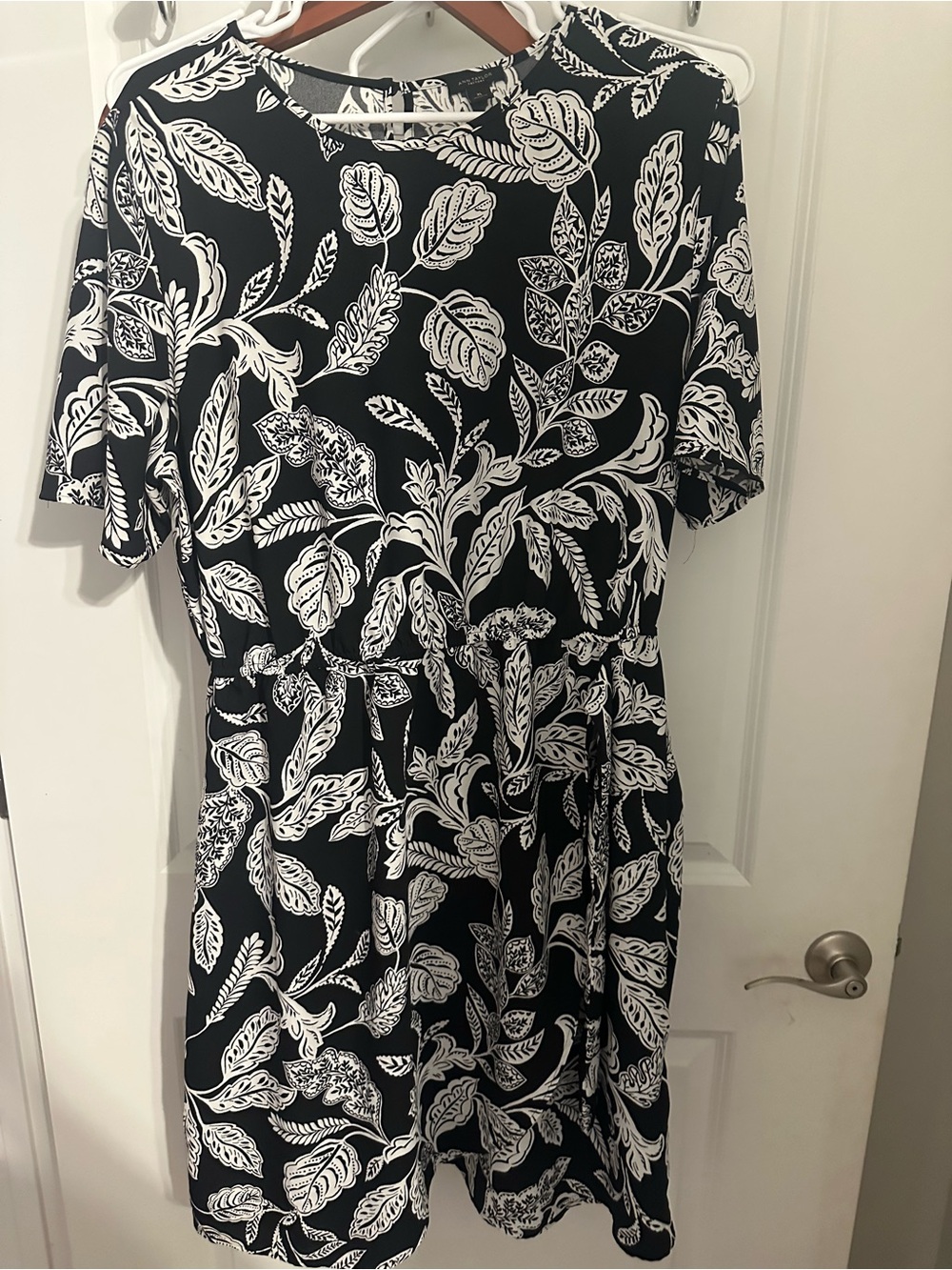 Ann Taylor Black and White Leaf-Print Midi Dress